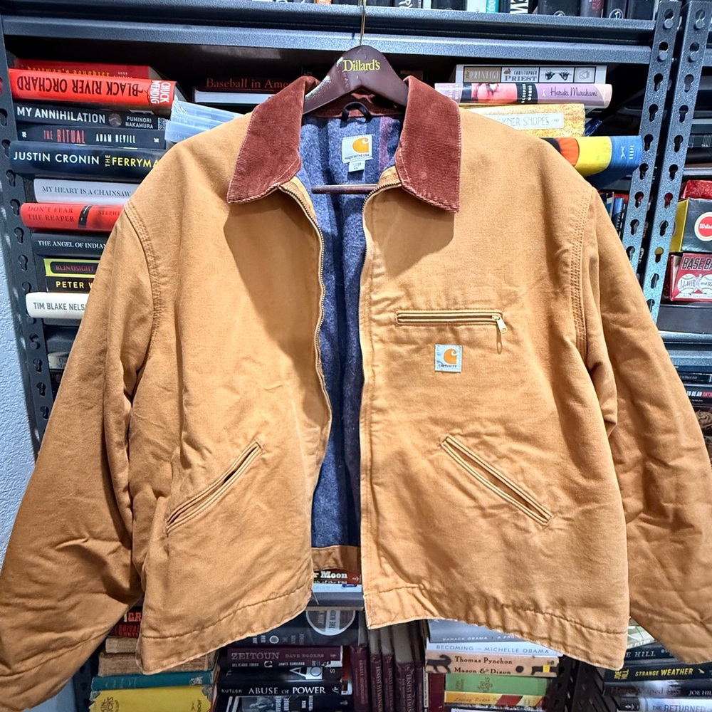 ❌SOLD❌Carhartt Men's Tan Detroit coat with Brown Collar